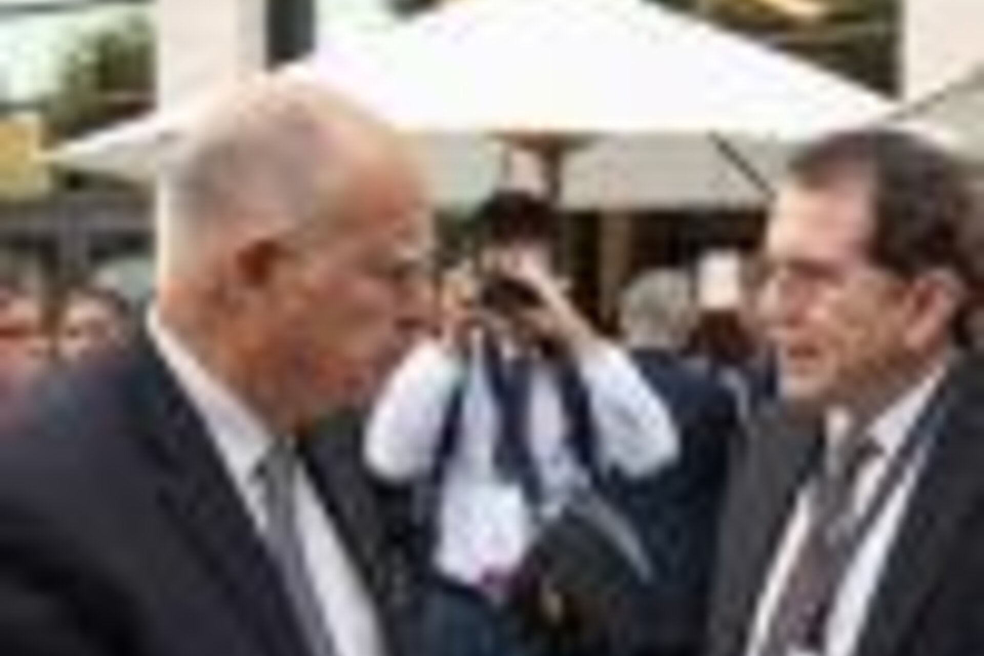 Gpv. Jerry Brown talks with Jaime Parada, director general of the Institute of Innovation and Technology Transfer