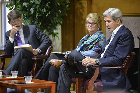 Stanford’s Jeffrey Ball interviews Bank of America’s vice chairman Anne Finucane and former U.S. secretary of state John Kerry at Stanford’s Clean Energy Finance Forum in 2017.